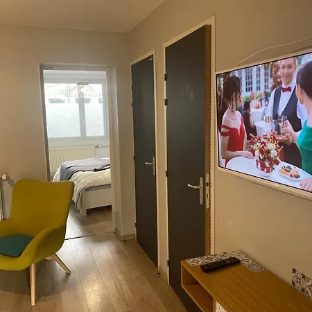 בית נופש Mocy La Maison *