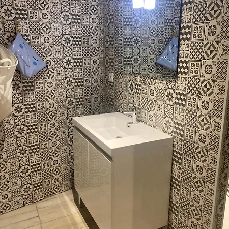 בית נופש Mocy La Maison